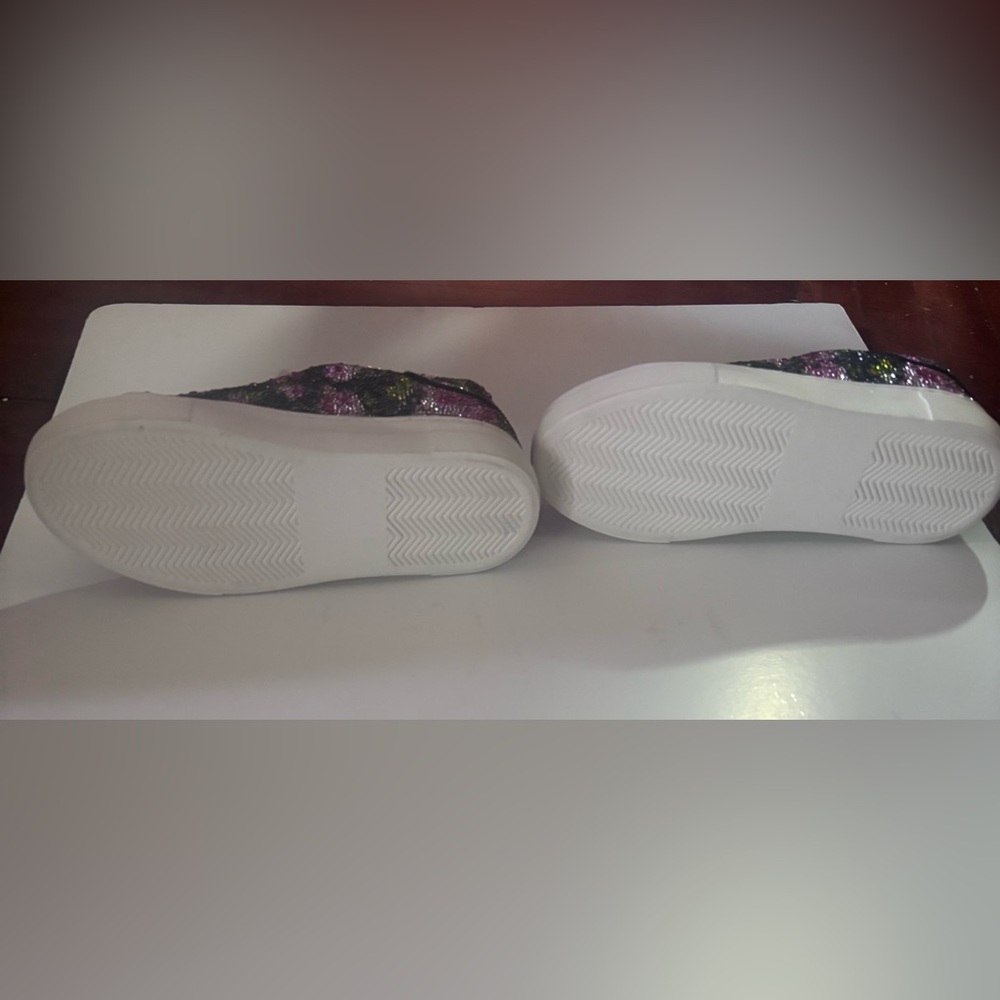 ✨ Betsey Johnson Crystal Sneakers | Size 8 | Multicolor Sparkle - Picture 8 of 8